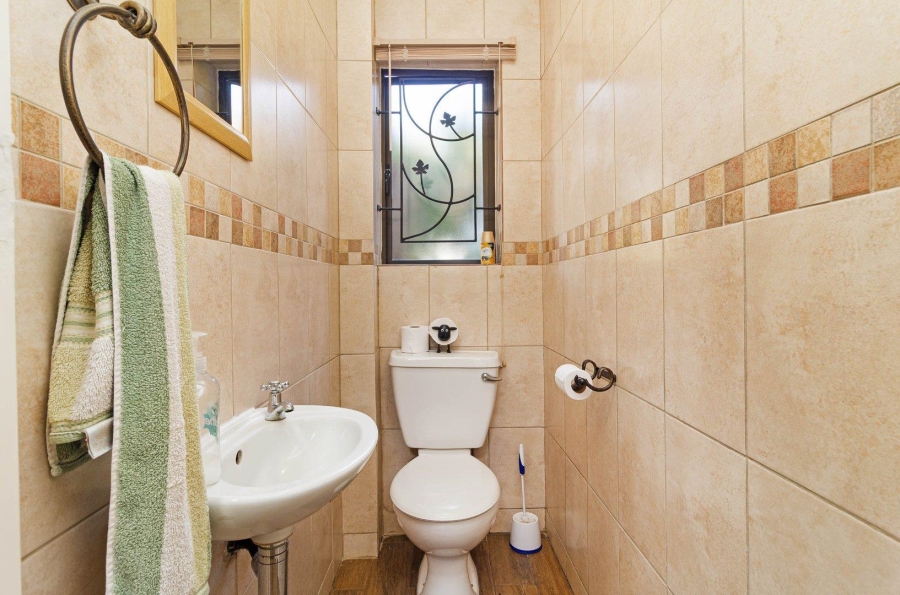 5 Bedroom Property for Sale in Milnerton Ridge Western Cape